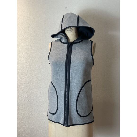 Lululemon Athletica Jackets & Coats Lululemon Insculpt Reversible Vest, size 4 - Picture 1 of 6